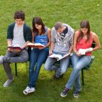 Jugendliche_lesen